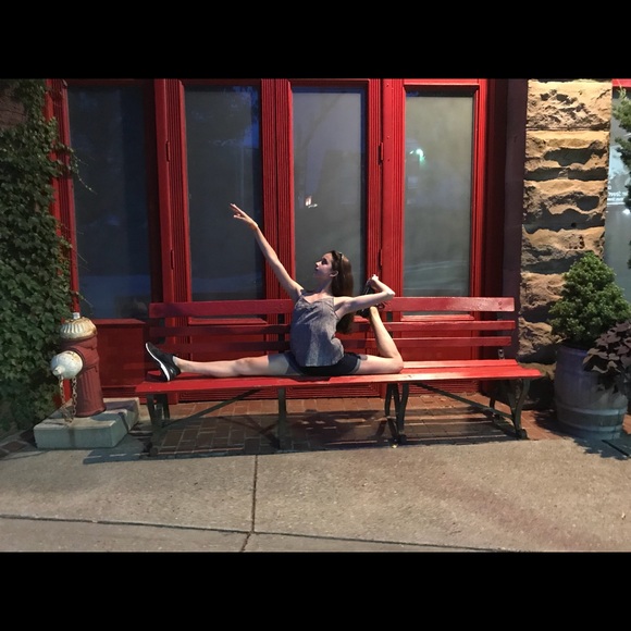 Meet your Posher, Lydia - Picture 2 of 4